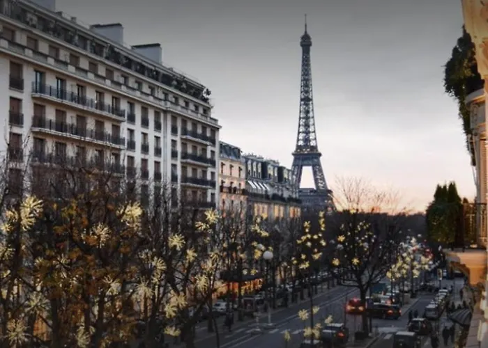 Avenue Montaigne 2 Champs Elysees Paris