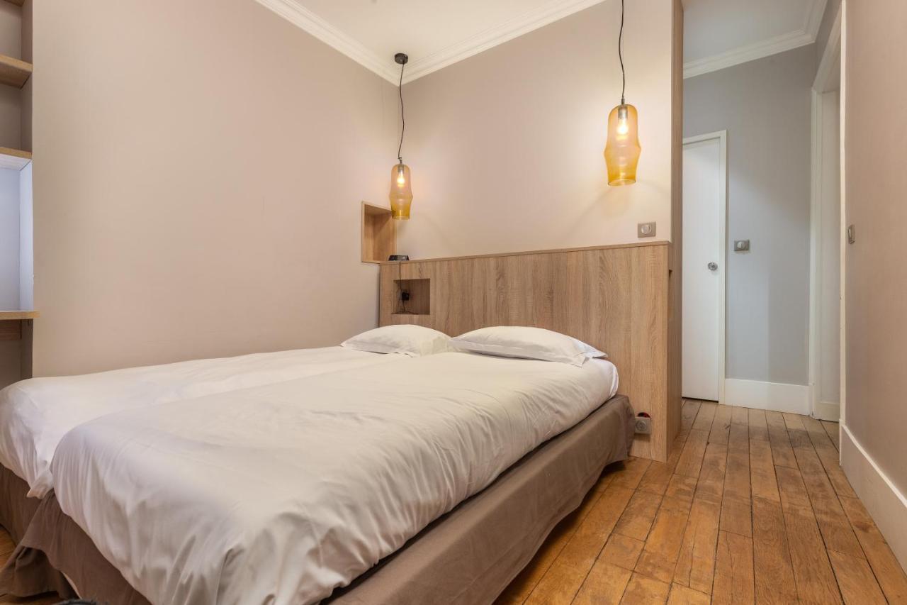 Apartment Avenue Montaigne 2 Champs Elysees