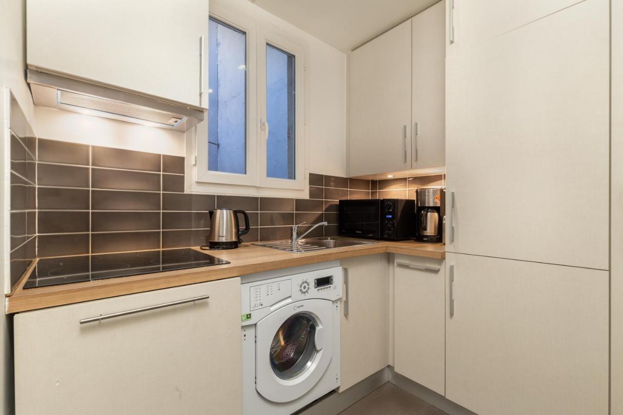 Apartment Avenue Montaigne 2 Champs Elysees