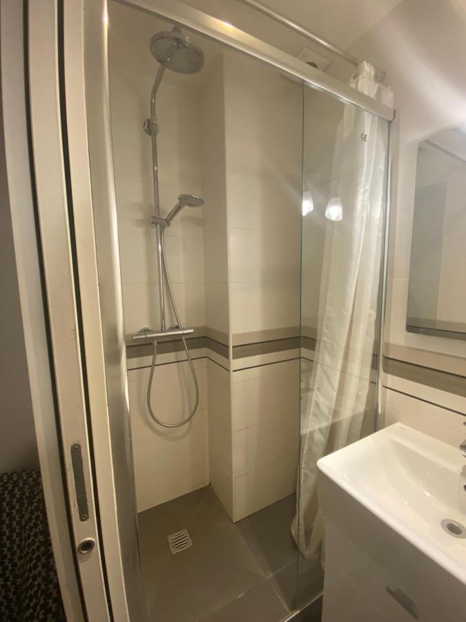 Avenue Montaigne 2 Champs Elysees Apartment Paris